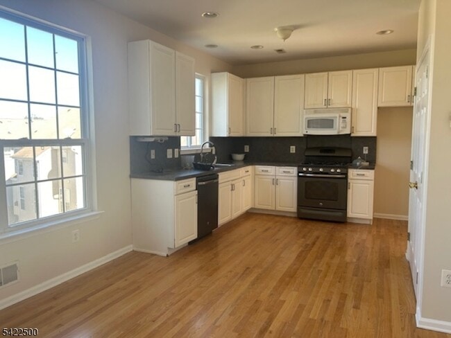 Photo - 209 Winding Hill Dr