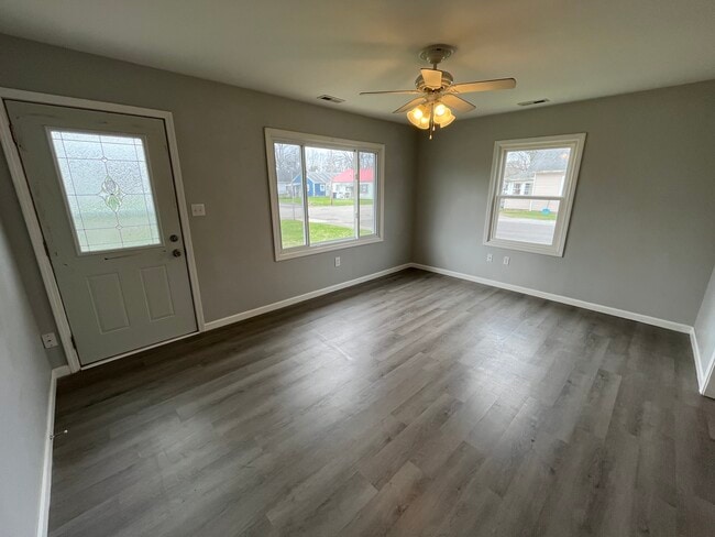 Photo - 703 E 28th St