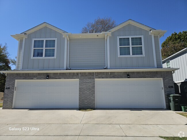 Building Photo - 955 S Benchmark Ln Rental