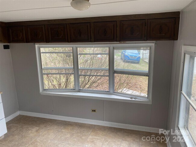 Photo - 116 Lowman St