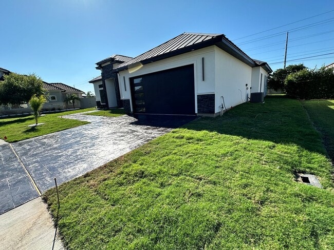 124 Seagrape Ln