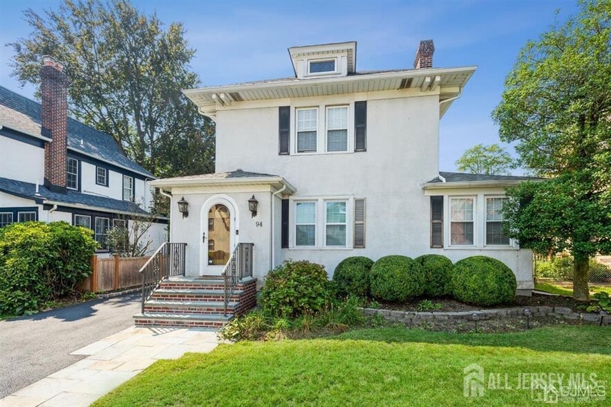 94 Rodney Ave