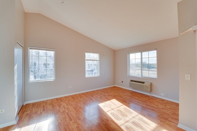 Photo - 1231 Silverstone Dr Unit 1231