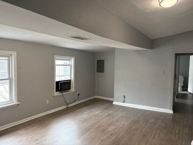 203 N Carey St Unidad 203 N Carey - Unit 3