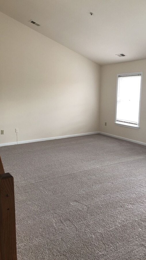 Photo - Large and Very Nice 3-bedroom Townhouse