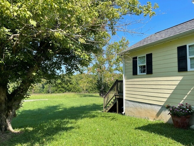 Photo - 20 mins to Clarksville, Virginia and Locat...