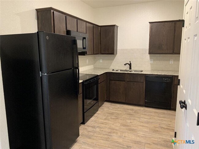 Photo - 2412 Alterman Dr