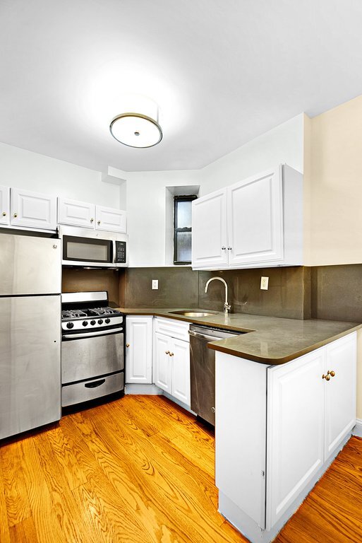 Building Photo - 1378 York Ave Unit 2A Rental