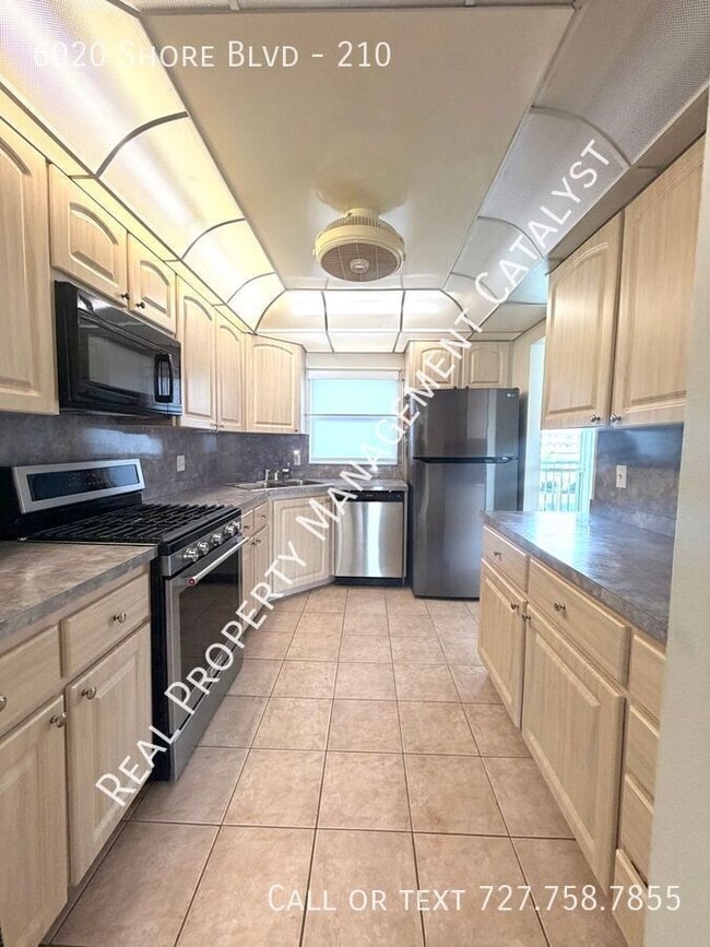 Building Photo - 6020 Shore Blvd S