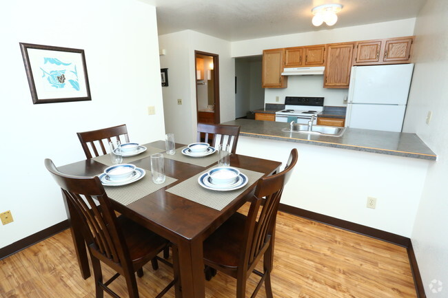 Tallgrass Apartments - Tallgrass Apartments