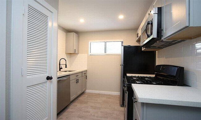 Photo - 5201 Crawford St Apartment Unit 4