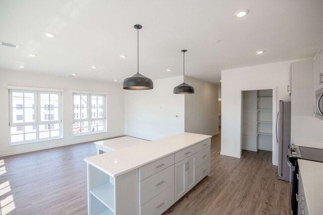 The Earl Apartments 2 Bed 2 Bath 1226