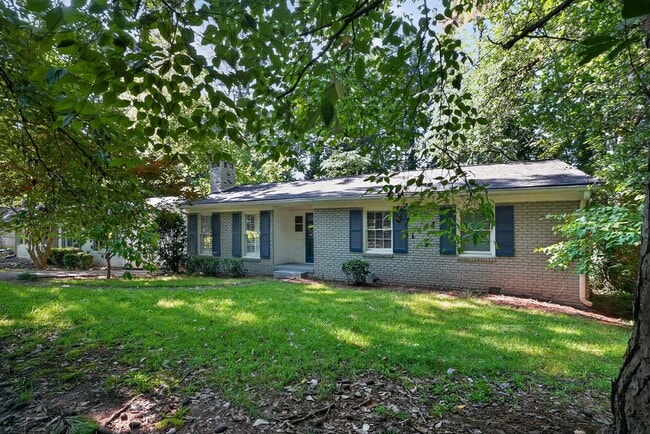 Building Photo - 807 Cardova Dr NE