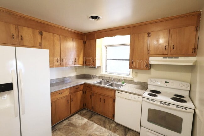 Photo - 1108 Ironington Rd