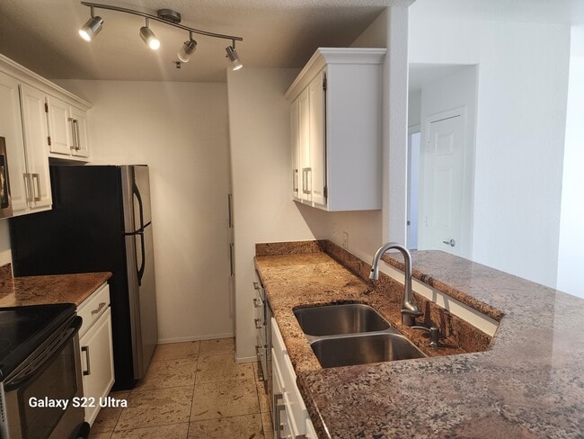 Building Photo - 11375 E Sahuaro Dr Unit 2056