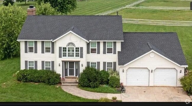 Building Photo - 1675 Braumiller Rd Rental
