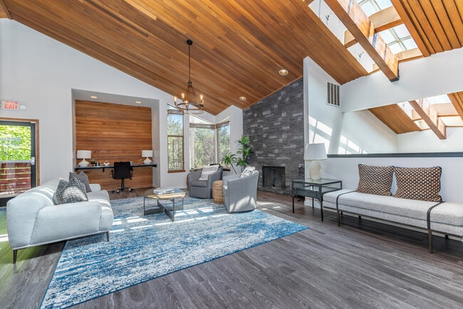 Cozy and Sophisticated Lounge at Mariposa Apartments