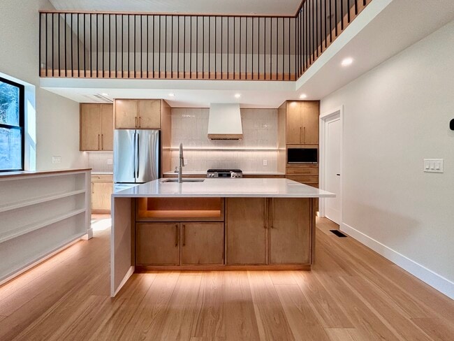 Photo - 2159 Ash St