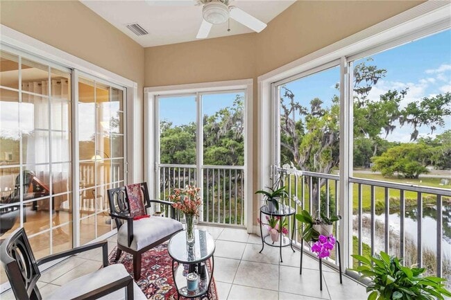 Building Photo - 5246 Manorwood Dr Unit 4C