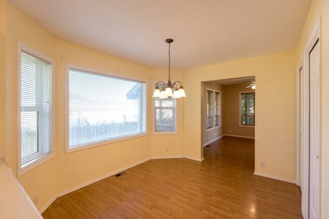 Photo - 2509 Applewood Ave