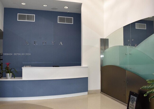 Building Photo - 6365 Collins Ave Unit 4209