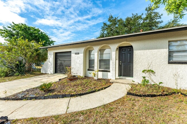 Photo - 2160 Fairlane Dr House