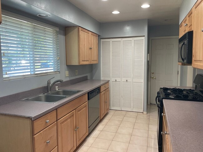 Photo - 3 bedroom 1 bath sweet home