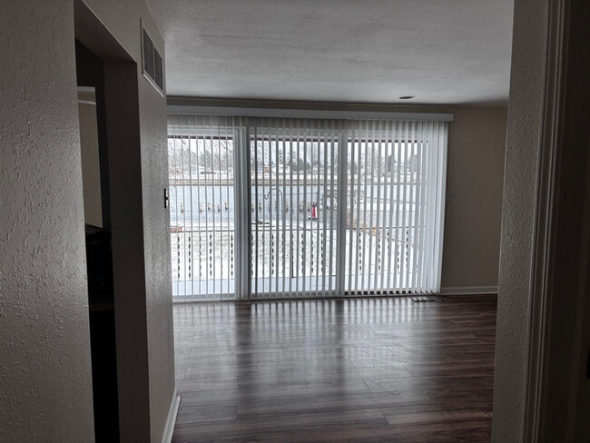 Photo - 625 E Harbor St Unit G