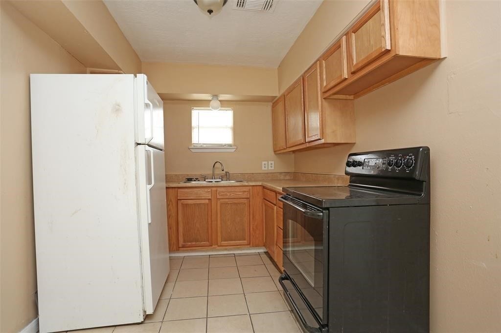 Photo - 2460 W Shane St