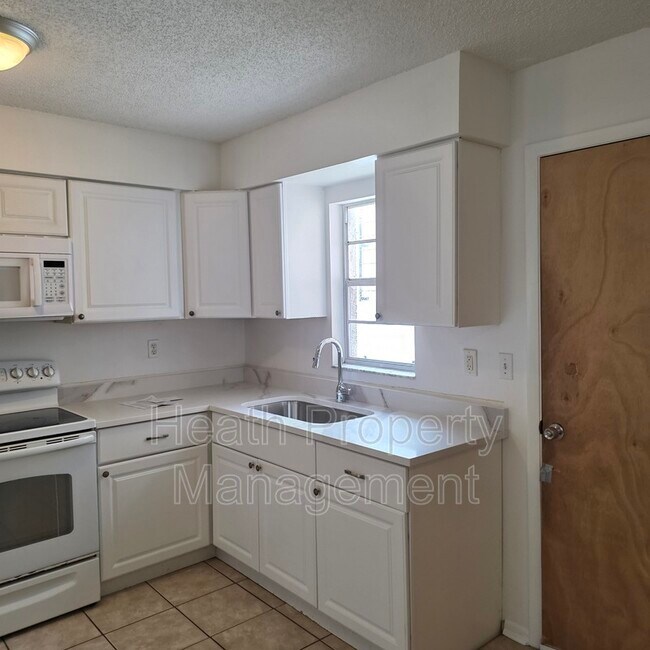 Photo - 1050 Indiana Ave Unidad A