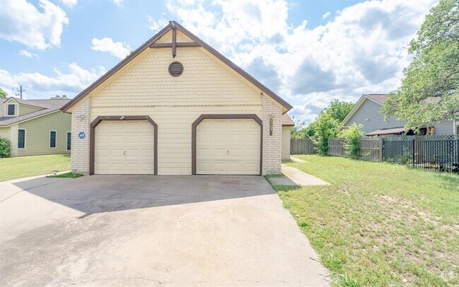 Building Photo - 8703 Clearbrook Trl Rental