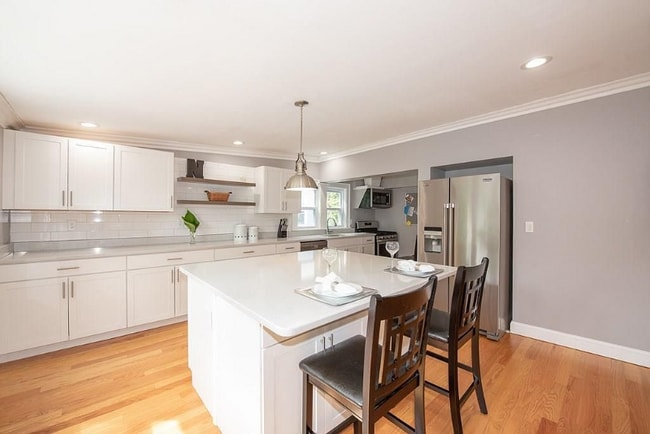 Photo - 5 Crescent St