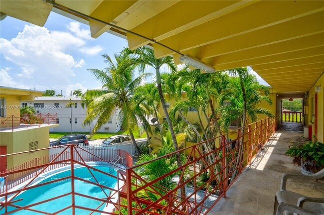 Photo - 12195 W Dixie Hwy Unit 6E