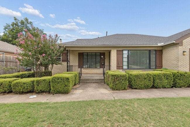 Photo - Beautiful Home in Nichols Hills FOR RENT