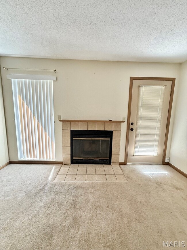 Photo - 102 Hillside Ln