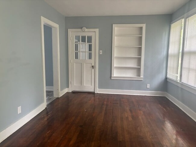 Photo - 4833 Churchill Dr