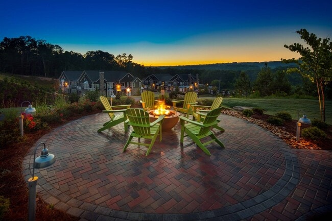 Fire Pit - Retreat at Greystone Rental
