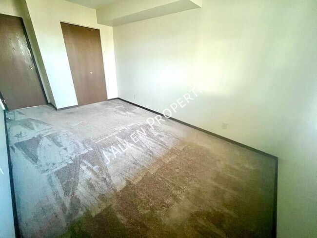 Photo - 607 W Michigan Ave