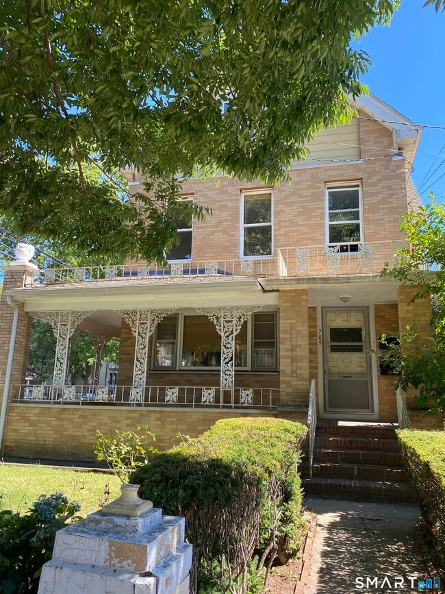 Building Photo - 789 Orange St Unit 2