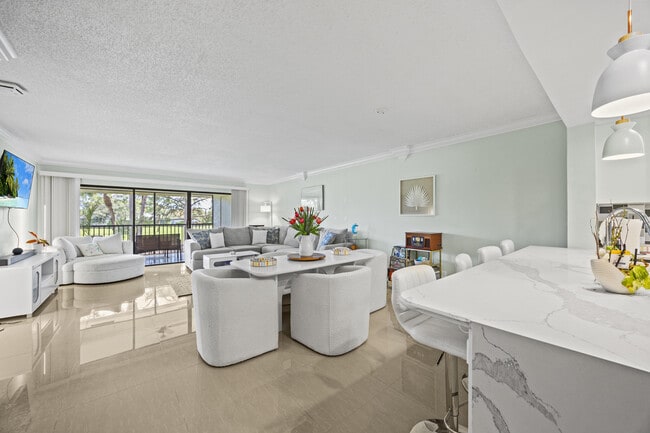 Photo - 12926 Briarlake Dr Unit 201