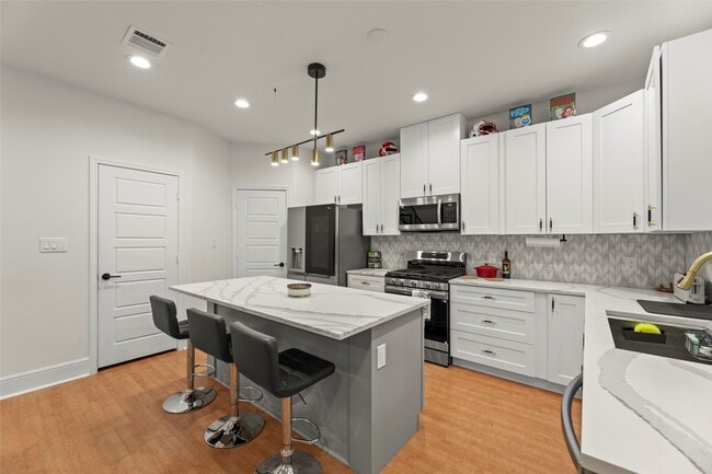 Photo - 3634 Dreyfus St