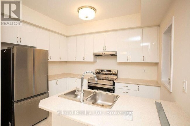 Photo - 84 Fieldridge Cres