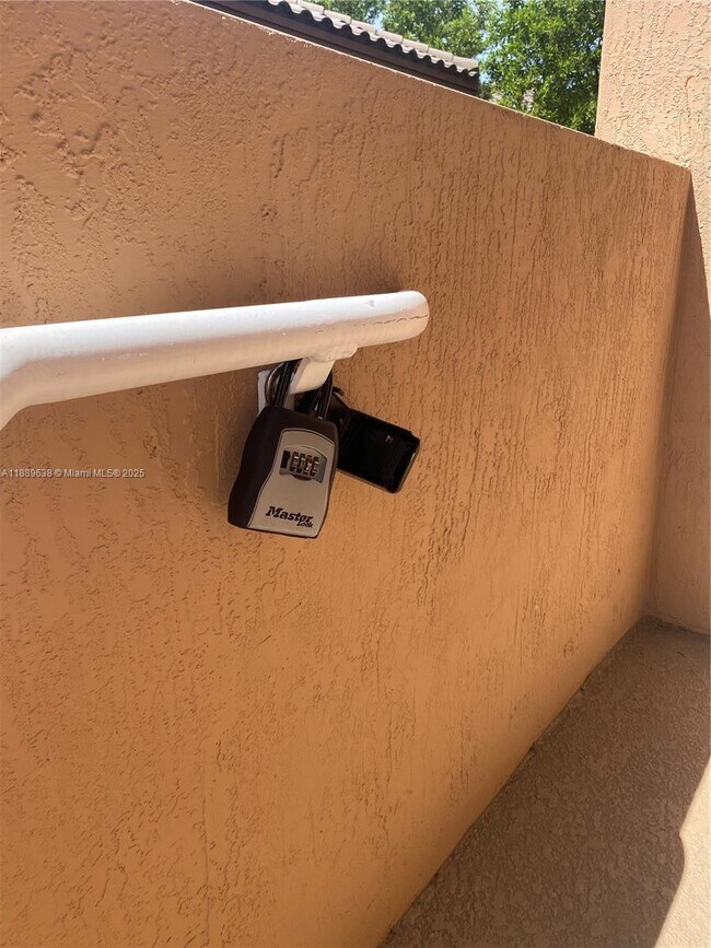 Photo - 17021 SW 96th St Unit 0