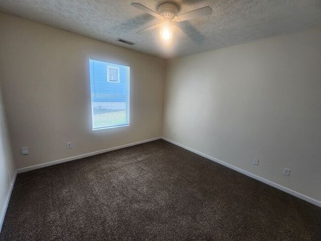 Photo - Open Concept 2 Bedroom Triplex
