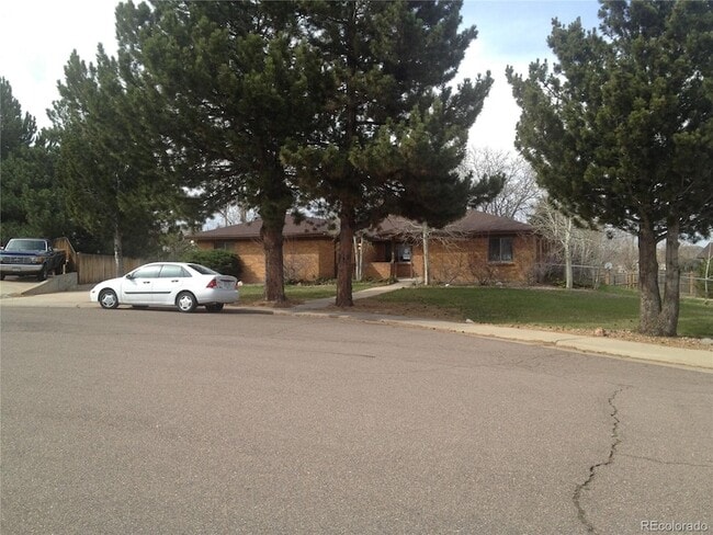 10989 Roseanna Dr
