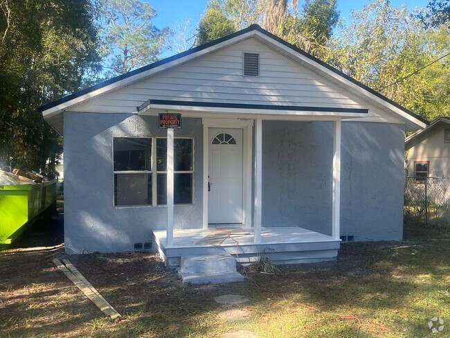 Building Photo - Charming, Fully Remodeled Home in Stark, F...