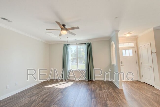 Photo - 609 Fishers Ct