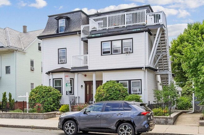 Building Photo - 170 Highland Ave Unit 2