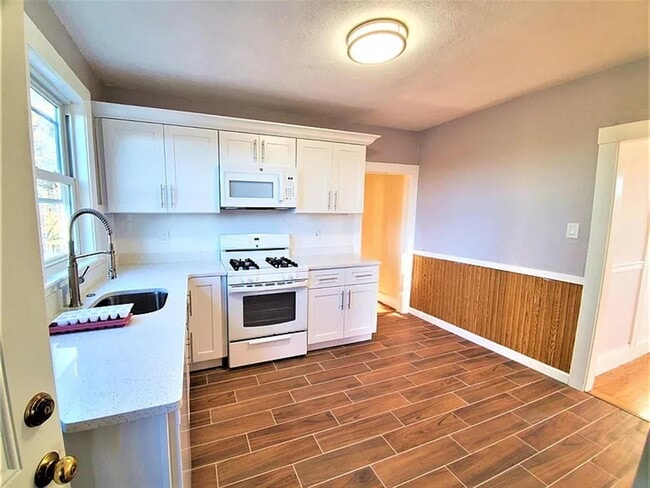 Photo - 39 Waterhouse St Unit 3