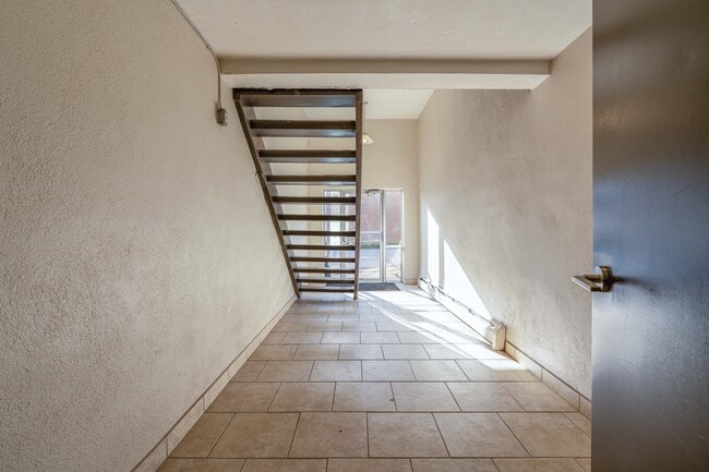 Photo - 6th Street Apartments